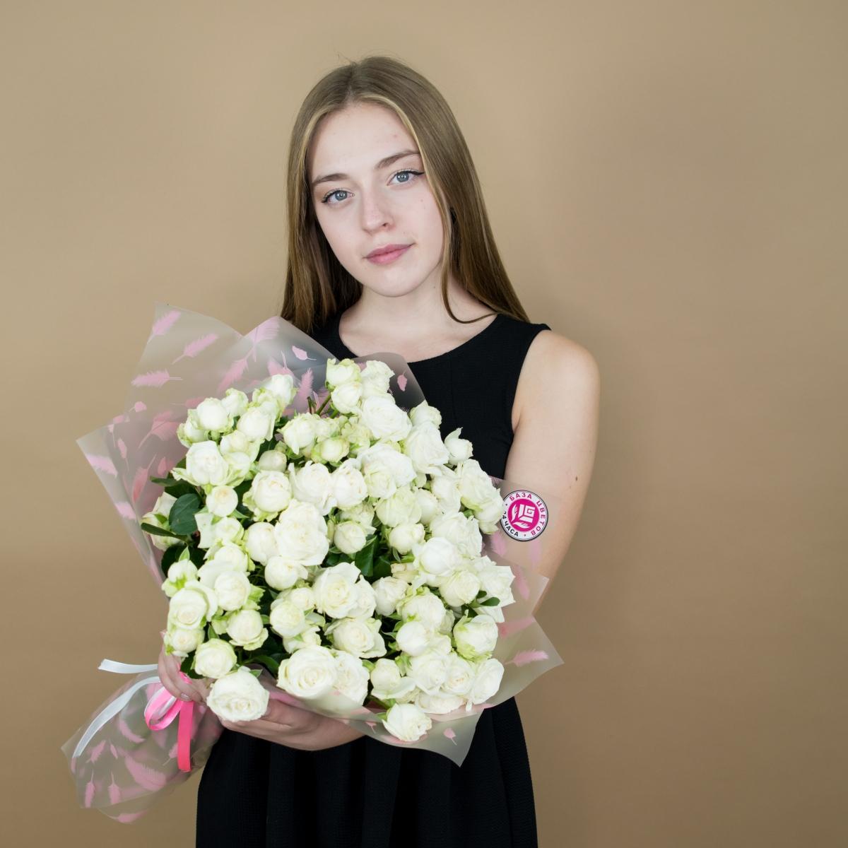 Розы кустовые белые (код товара  3744)